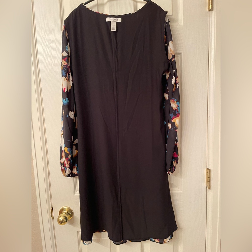 White House Black Market Abstract Floral Keyhole Sleeve Dress | Size 6 - Picture 13 of 13